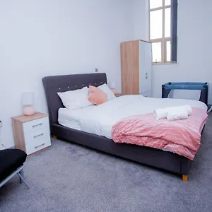 Spacious Urban Apartment