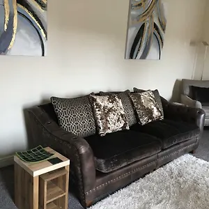 11 Warmsworth Mews Apartment