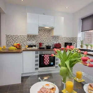 Wheatley House Holiday home